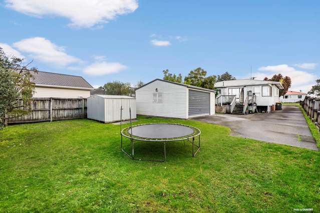 23 Reid Road New Lynn_3