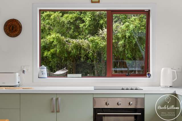 Lifestyle Living with Bush, Stream & Grazing