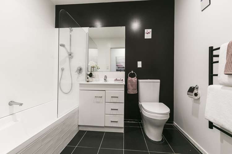 74 Kentwood Drive Woodridge_16