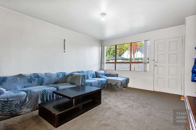 2/41 Challen Close Conifer Grove_1