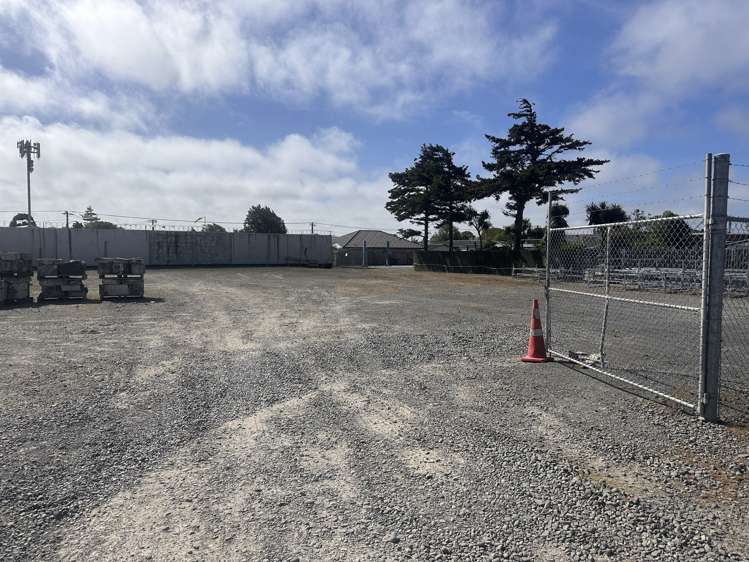 56 & 56A Shortland St Wainoni_3