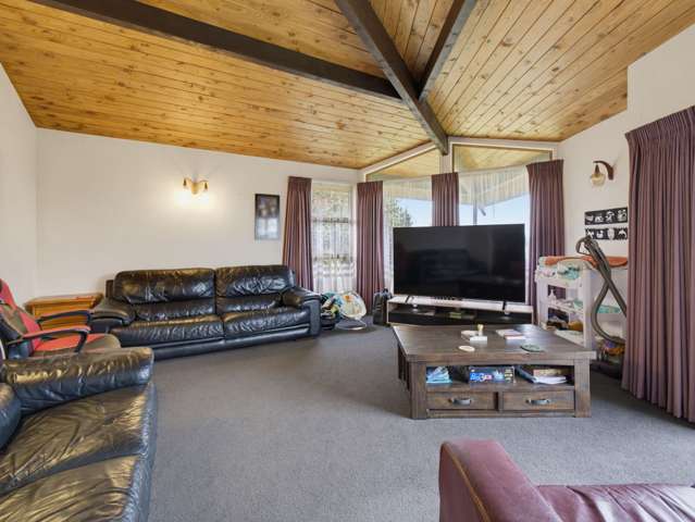 17 Burton Place Owhata_2