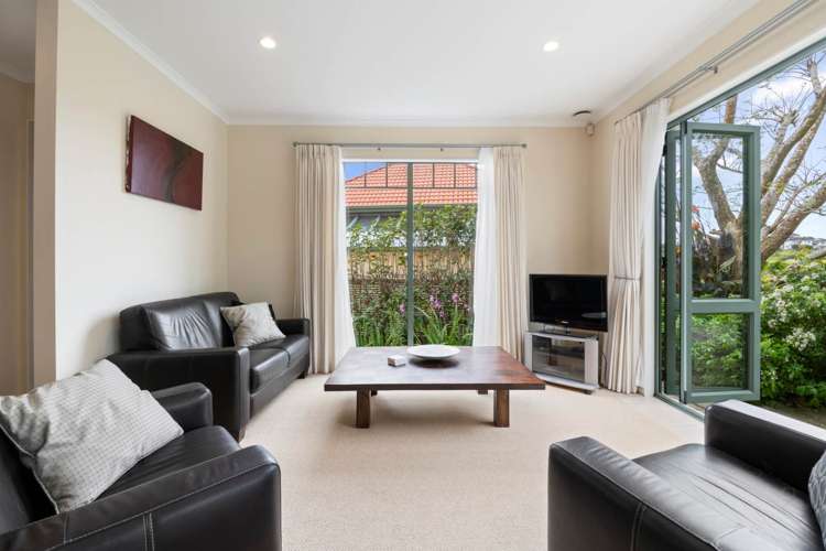 6 Parkwood Crescent Gulf Harbour_9