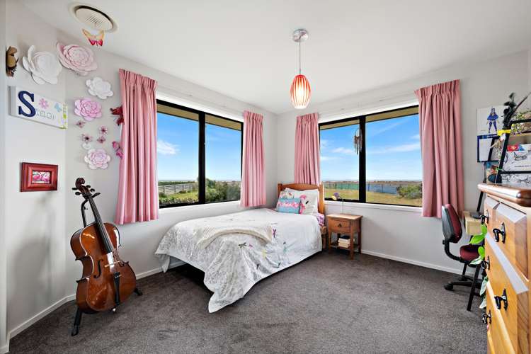 37 Ocean View Crescent Rarangi_21