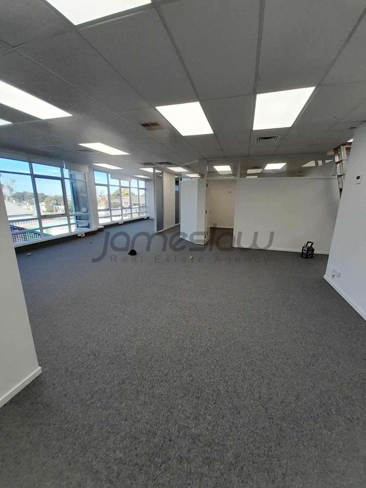 1A/129 Onewa Road Northcote_9