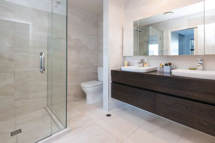 2/5 Cook Street Howick_12