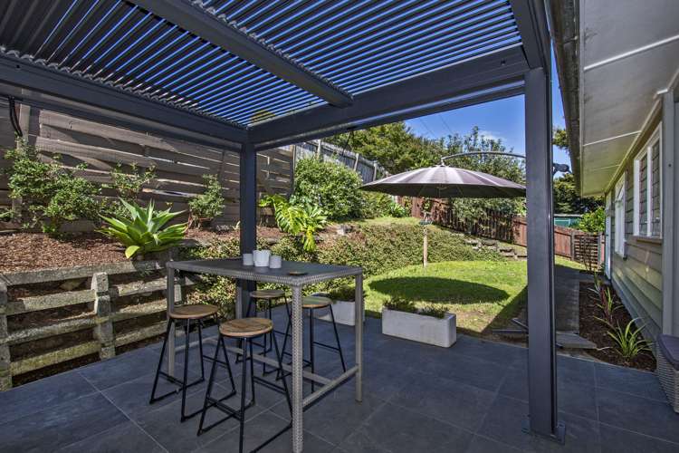 127 Riverside Drive Parahaki_10