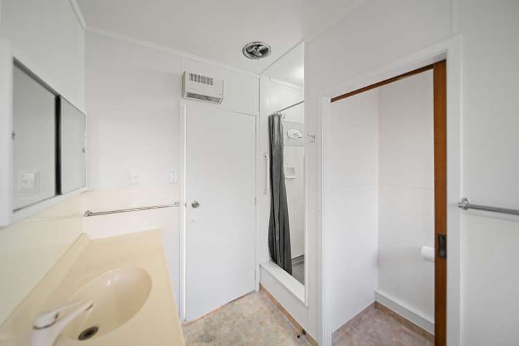 2/18 Mcleod Road Henderson_15