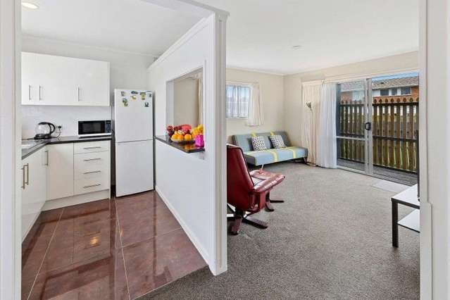 1/92 Kenderdine Road Papatoetoe_3