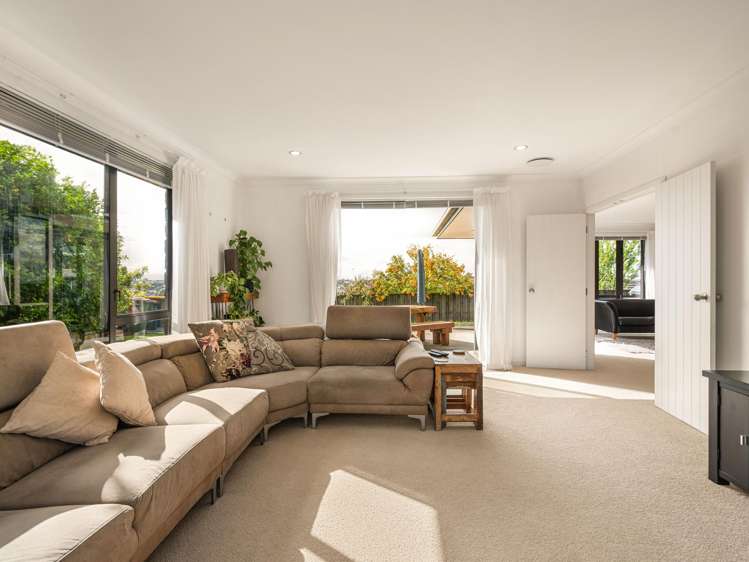 57 Somerton Drive Huntington_10