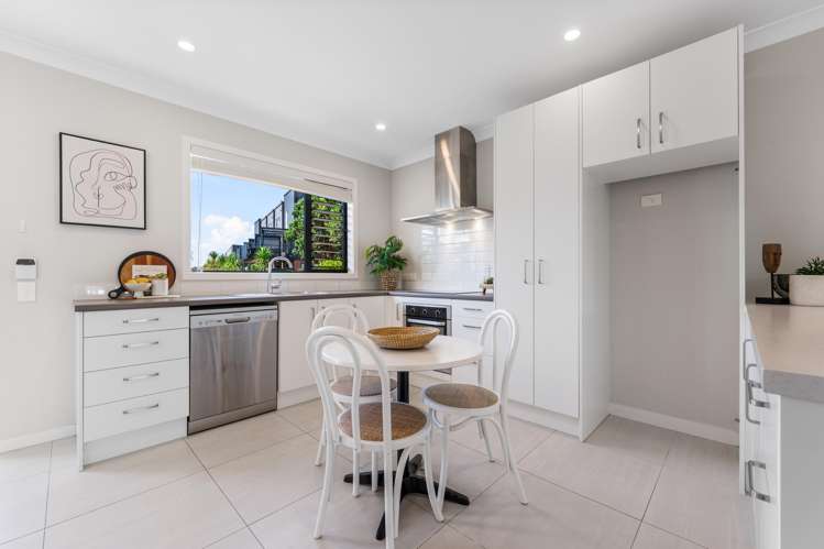 65 Glidepath Road Hobsonville_11