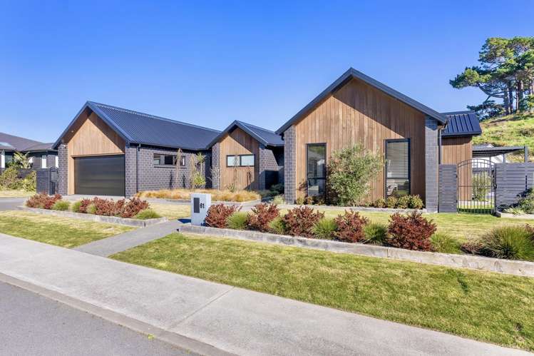 61 Queen Charlotte Drive Aotea_29