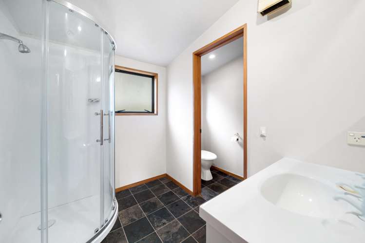 7b Caples Place Fernhill/Sunshine Bay_9