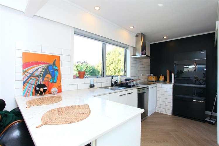 23 Glenfern Road Mellons Bay_11