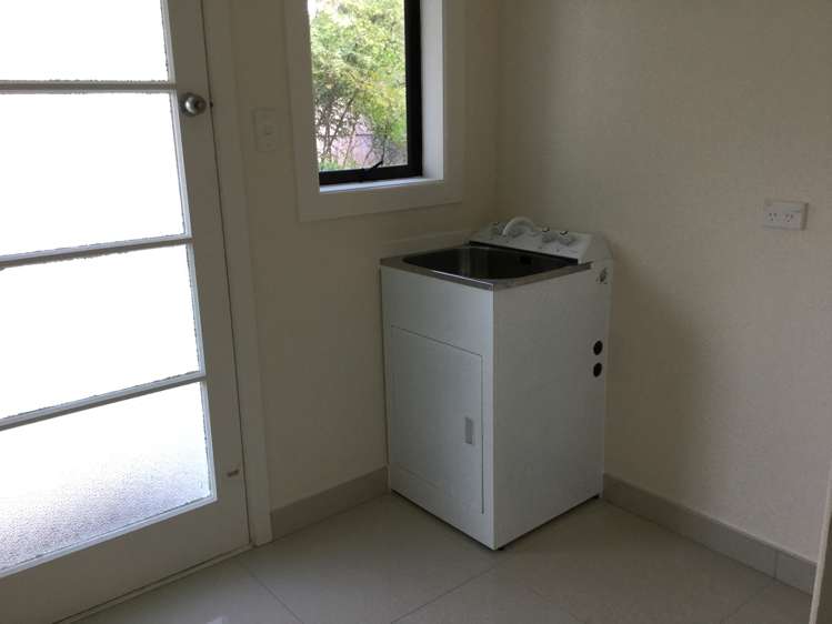 10a Riverview Road New Lynn_4