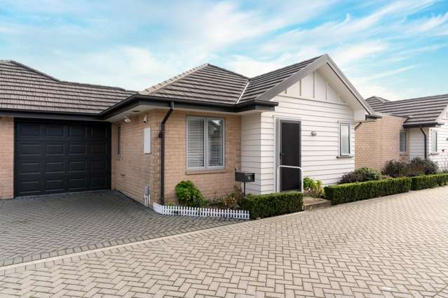 PRICED TO SELL - NEG OVER $495,000