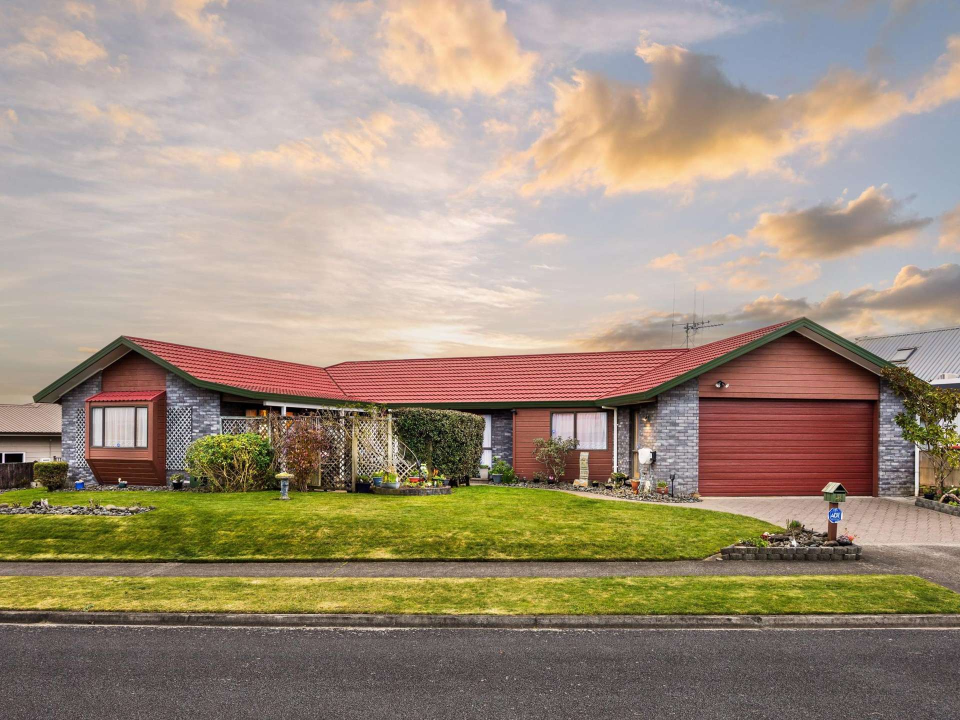 46 Lansdowne Crescent Glenview_0