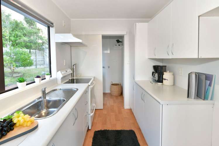 8 Waiora Road Stanmore Bay_11