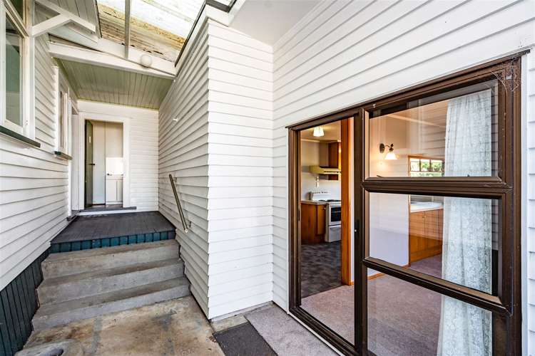 13 Apirana Avenue Regent_19