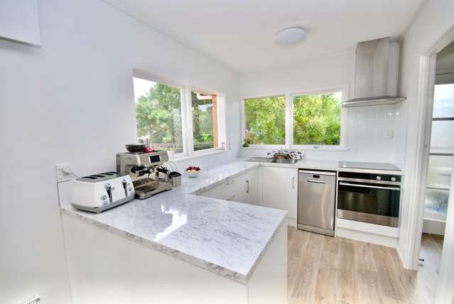 1/11 Kapiti Place Sunnynook_1