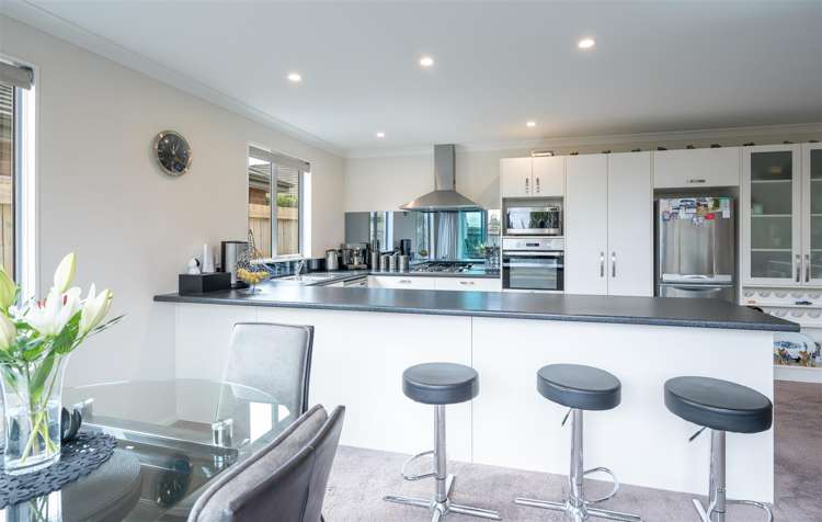 92b Neale Avenue Stoke_1