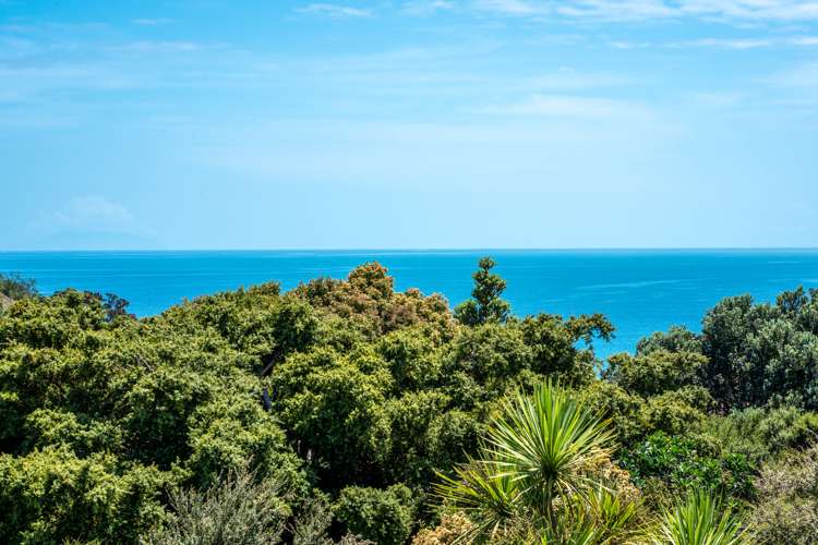 13 Marine View Road Onetangi_17