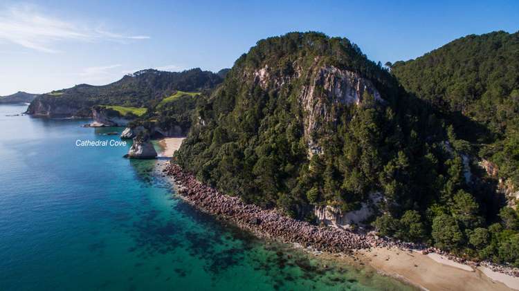 282 Lees Road Hahei_14