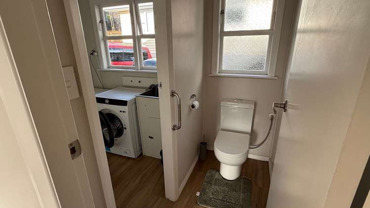 60 Chester Road Tawa_13