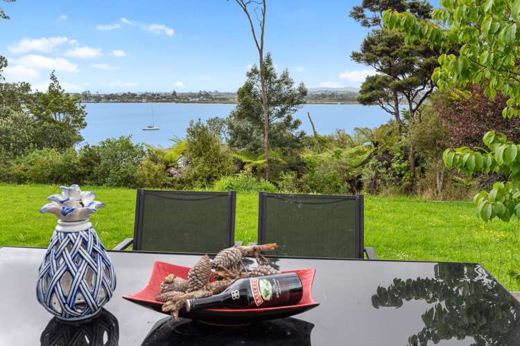 7 Chatham Avenue Paremoremo_12