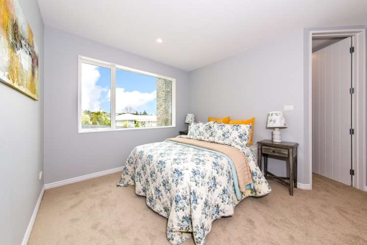 12a Springside Place New Lynn_11