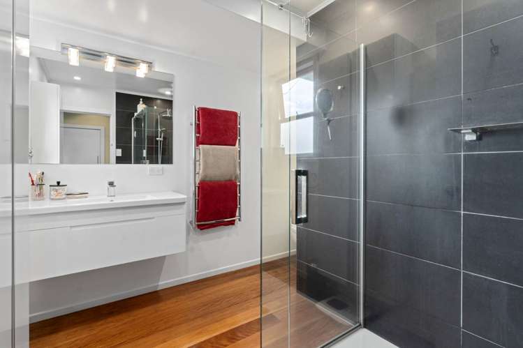 29 Amberley Avenue Te Atatu South_10