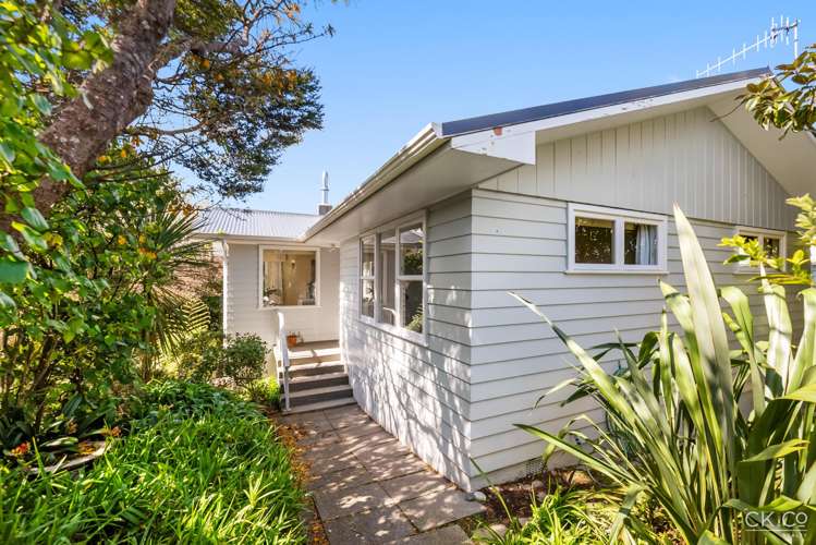 10 Cedar Street Maungaraki_19