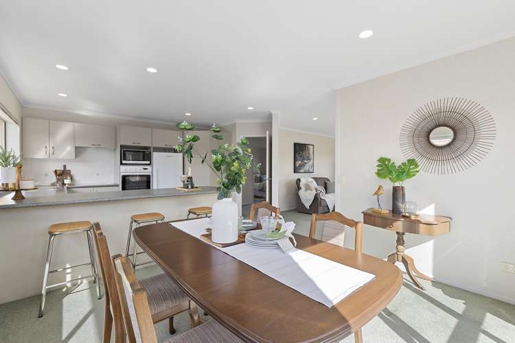 15 Thistlewood Avenue Hamilton East_4