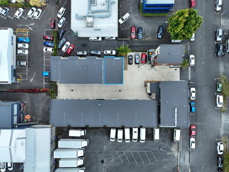 2/9 Vialou Street Hamilton Central_13