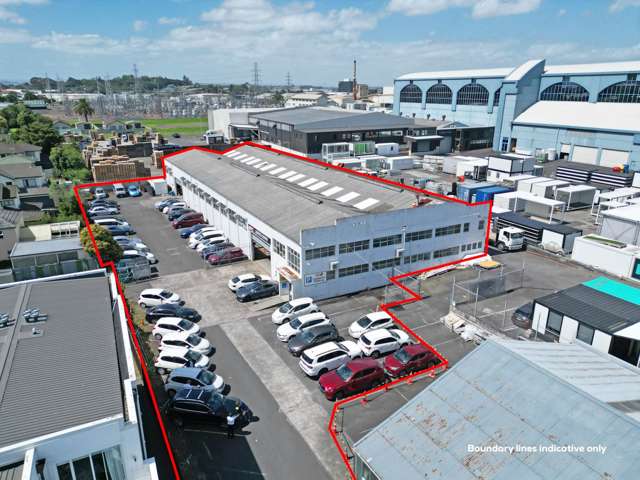 WAREHOUSE AND OFFICE 1KM FROM MOTORWAY