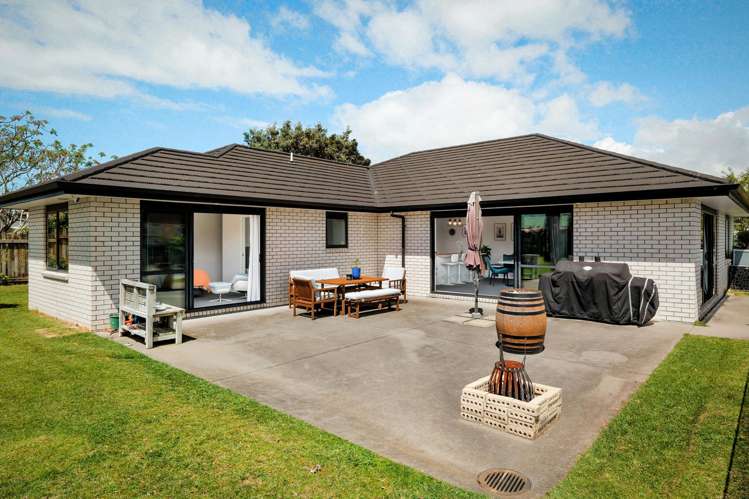 6 Island Vista Athenree_14