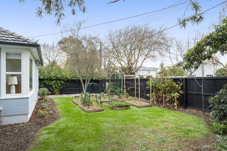 36 Eveleyn Couzins Avenue Richmond_19