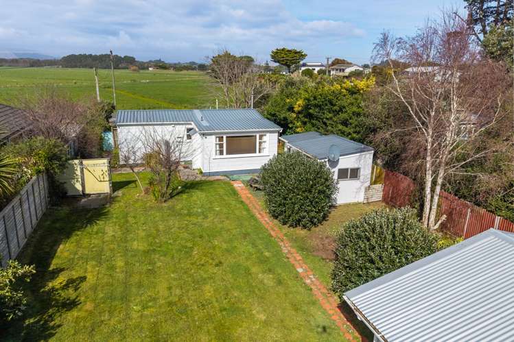 674 Waikawa Beach Road_1