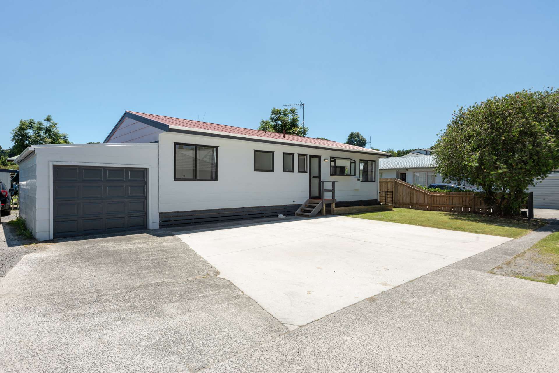 8a Solomon Street Brookfield_0