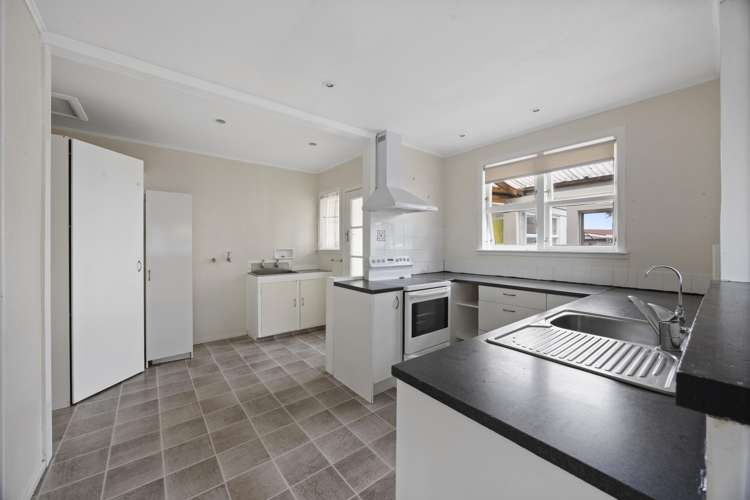 37 Disraeli Street Hawera_6