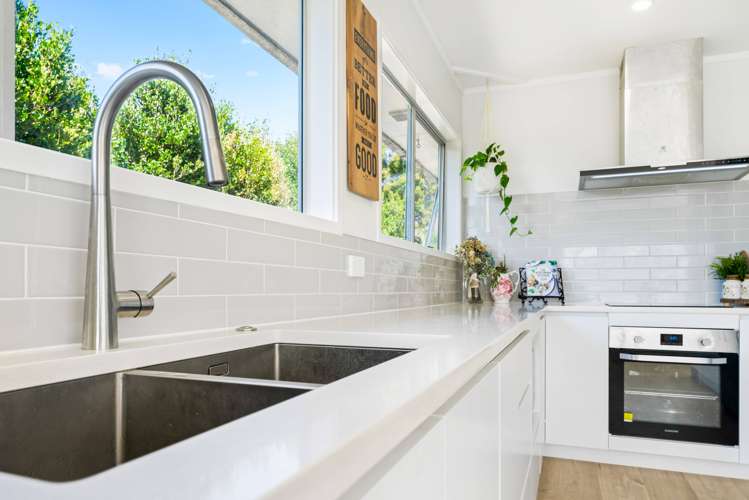 1/4 Wickstead Place Massey_5