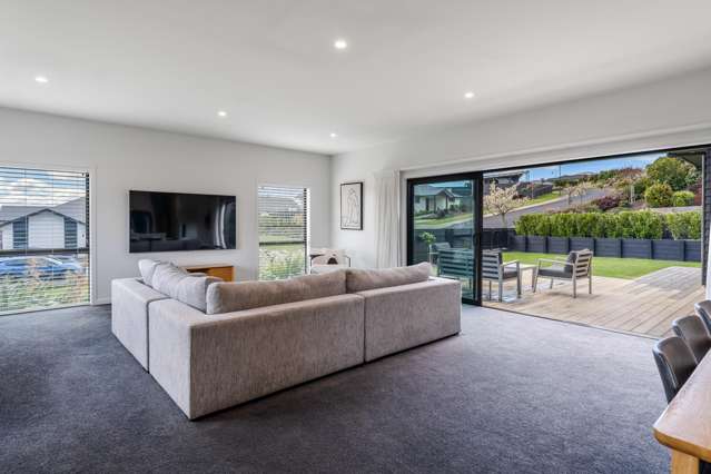 53 Heathfield Drive Mosgiel_3