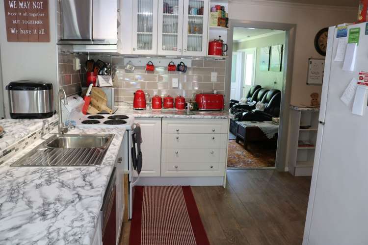 9 Ross Street Dunollie_7