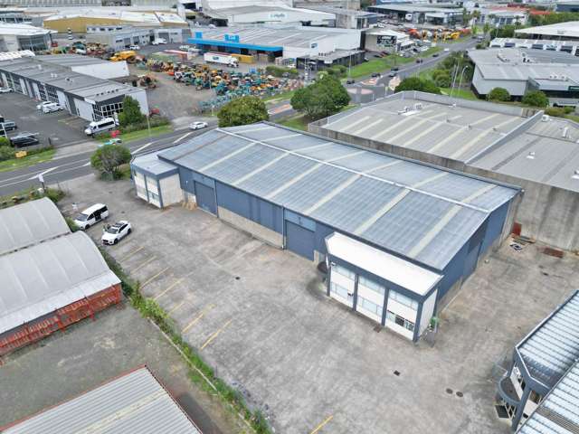 ROAD FRONTAGE INDUSTRIAL UNIT FOR LEASE