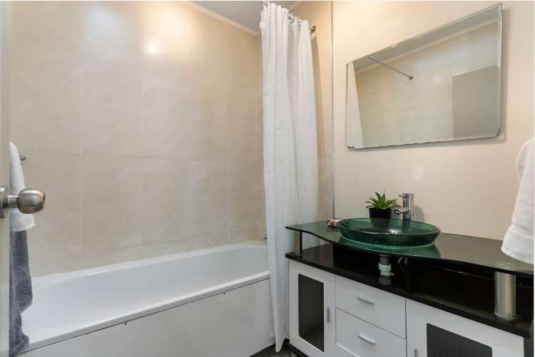 2/200 Chivalry Road Glenfield_9