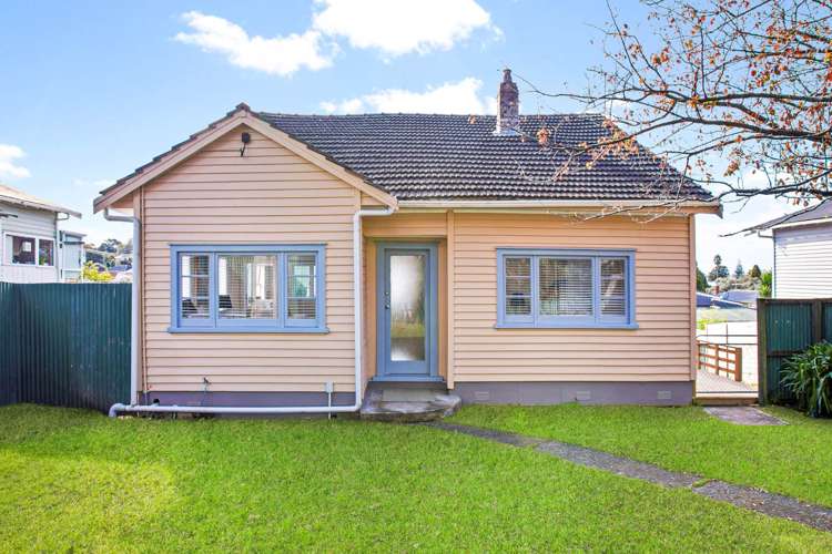 3175 Great North Road_0