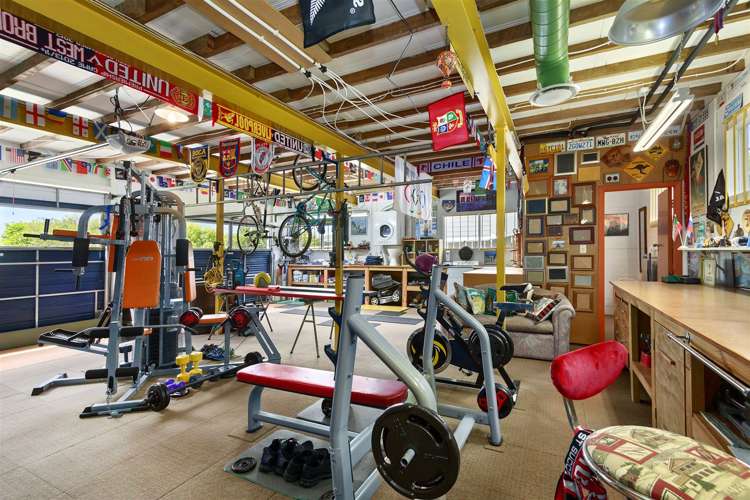 39 Sunrise Boulevard Tawa_19