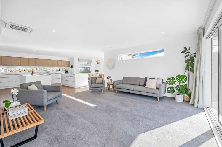 79 Carnaveron Drive Lincoln_6