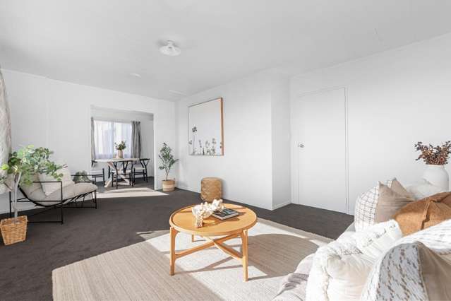 PANORAMIC VIEWS AND RENOVATED TOO!