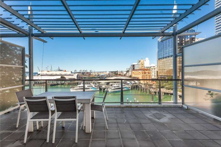 24/137 Quay St - 4 Weeks Free Rent! 10015_9